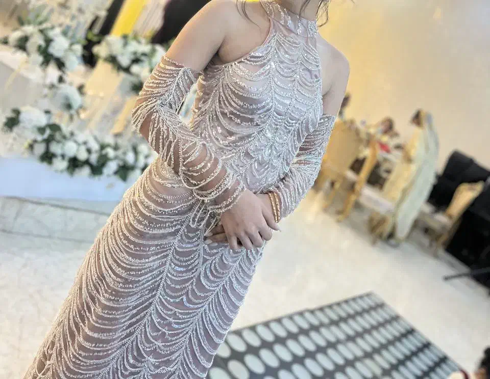 لباس مجلسی|لباس|چغادک, |دیوار