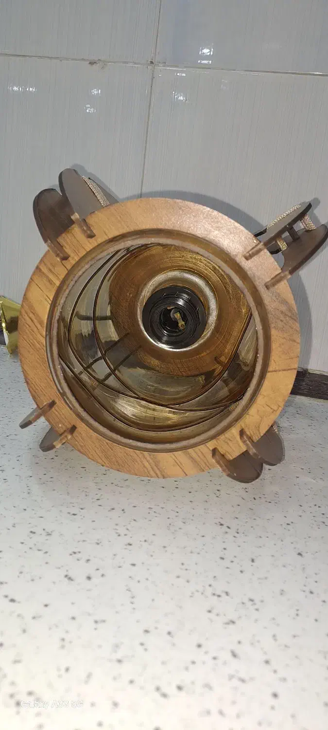 یک عدد لوستر 250 تومن|لوستر و چراغ آویز|فردیس, ثابتی|دیوار