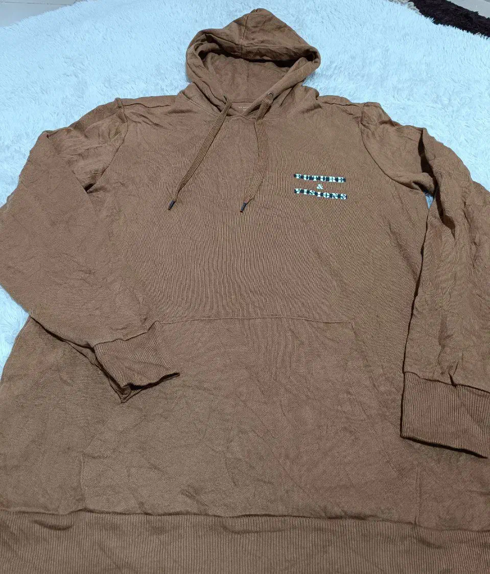 لباس خارجی|لباس|تهران, امام زاده حسن|دیوار