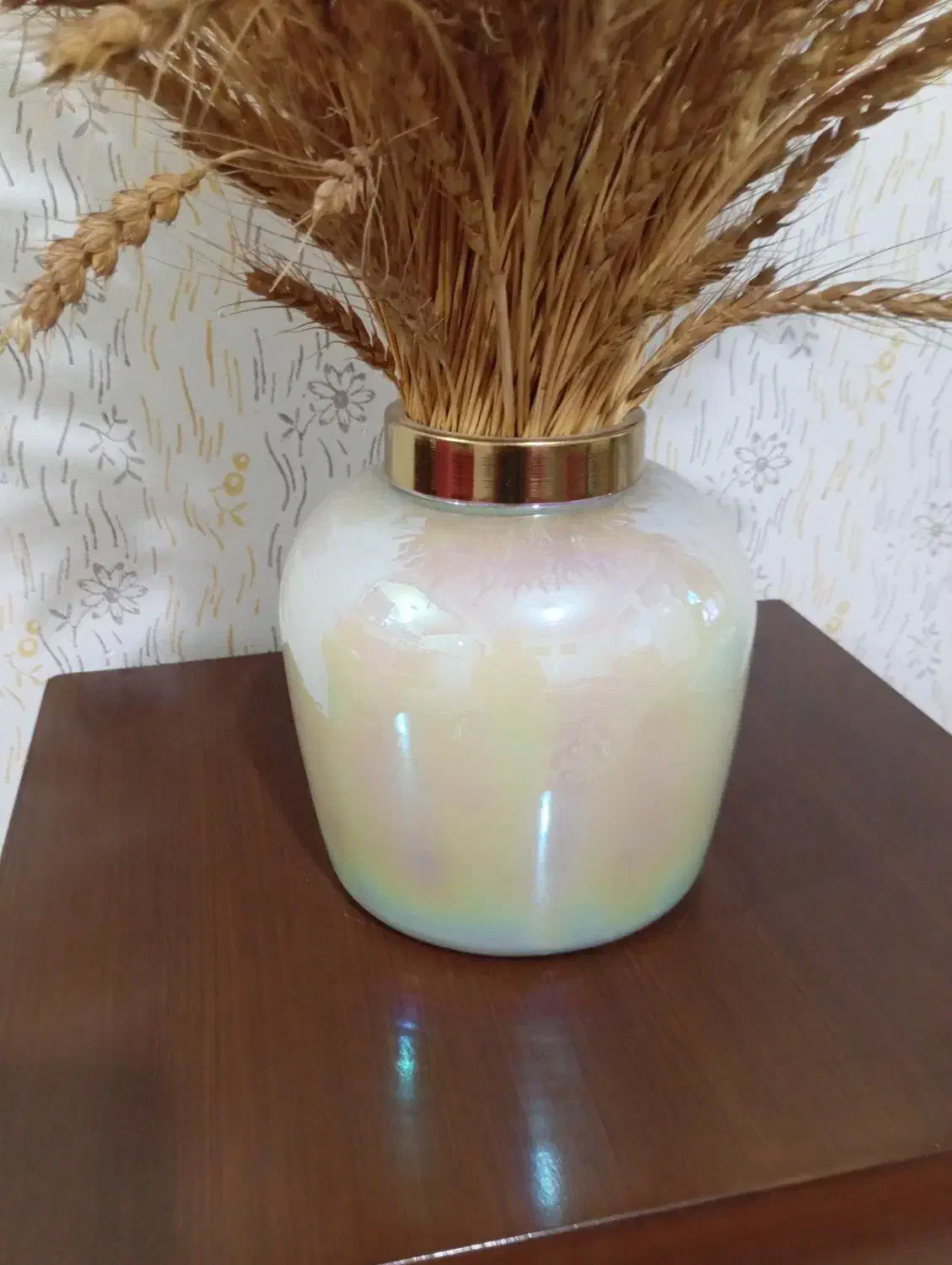 گلدان و گندم با دو عدد پر طاووس|صنایع دستی و سایر لوازم تزئینی|مشهد, ابوذر|دیوار