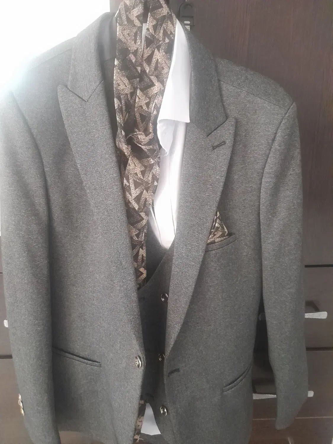 کت وشلوار|لباس|قنوات, |دیوار