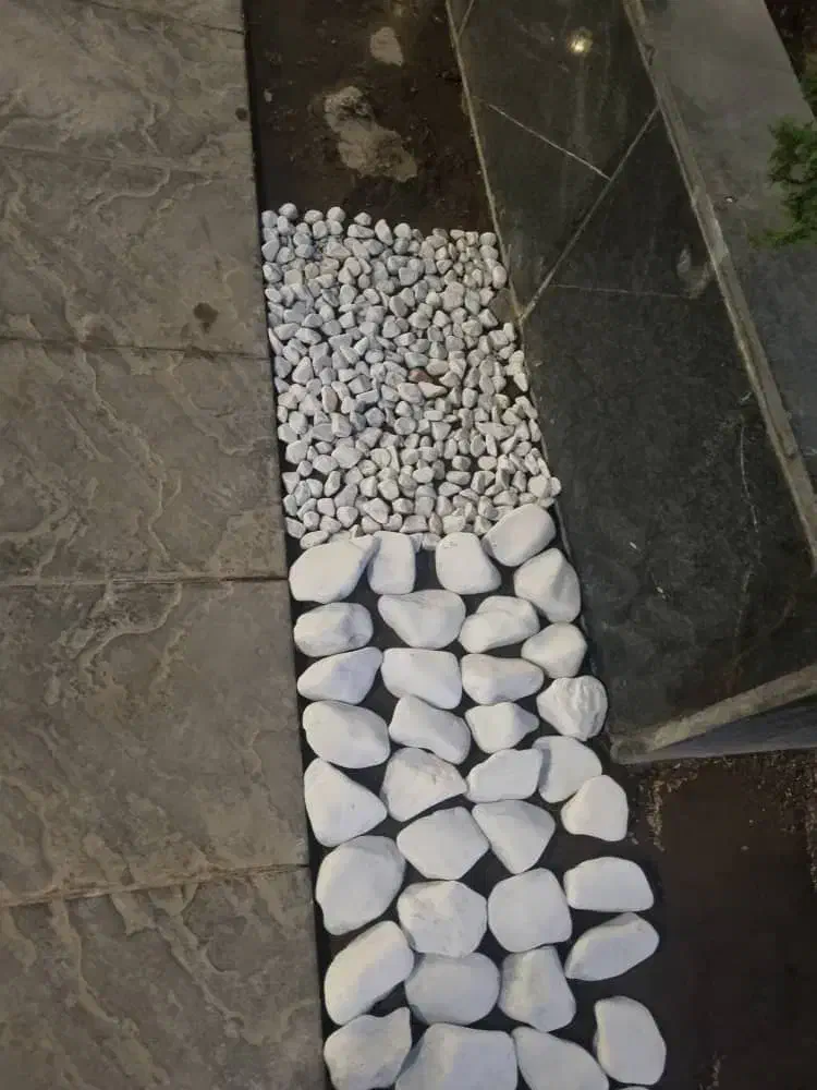 فروش انواع قلوه سنگ رودخانه ای وقلوه سفید|عمده‌فروشی|کرج, محمد آباد|دیوار