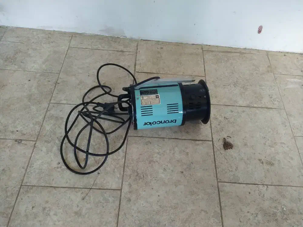 یه تعداد فلاش عکاسی برانکالر broncolor و s&s|دوربین عکاسی و فیلمبرداری|تهران, سعادتآباد|دیوار