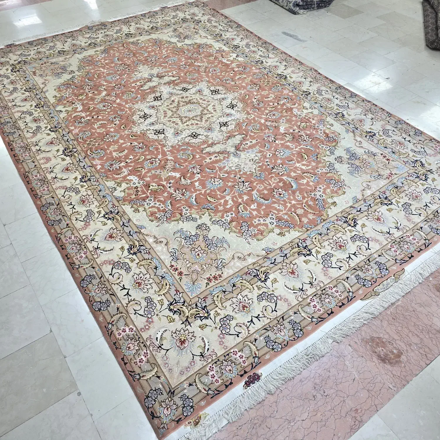 فرش ۹ متری چله‌ابریشم تبریز طرح تقیزاده|فرش|تهران, ونک|دیوار