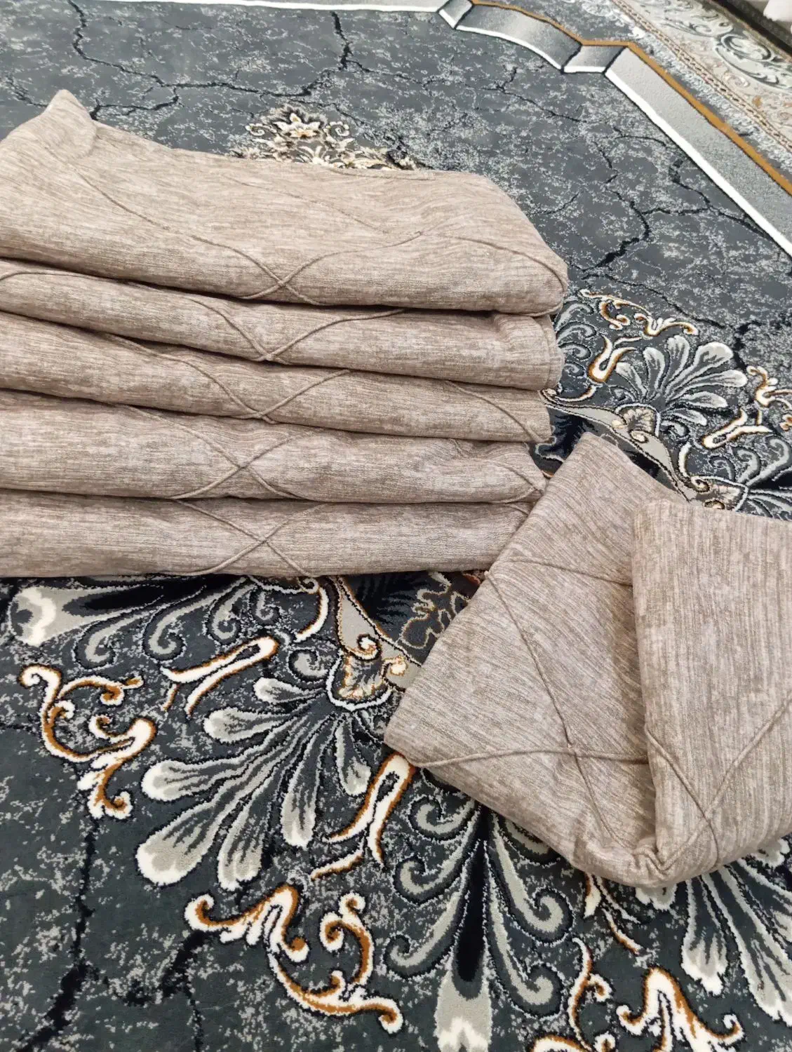 روبالشی وپتو|رختخواب، بالش، پتو|ارومیه, |دیوار