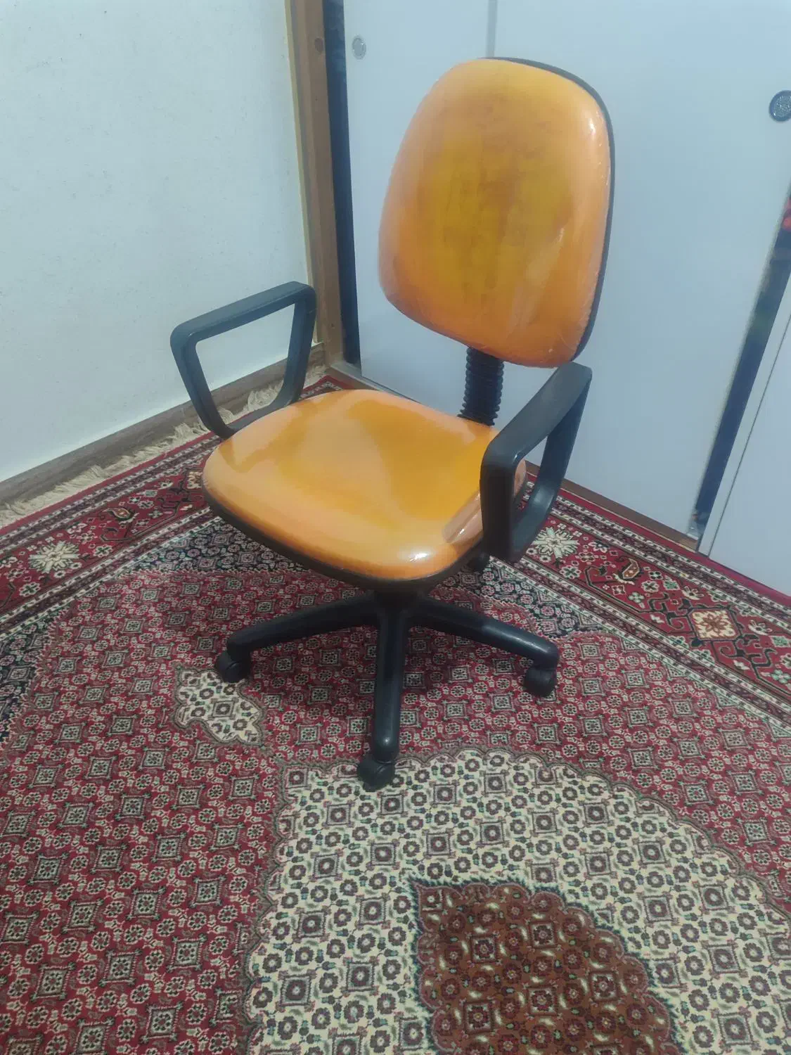 صندلی در حد نو|صندلی و نیمکت|رشت, حمیدیان|دیوار