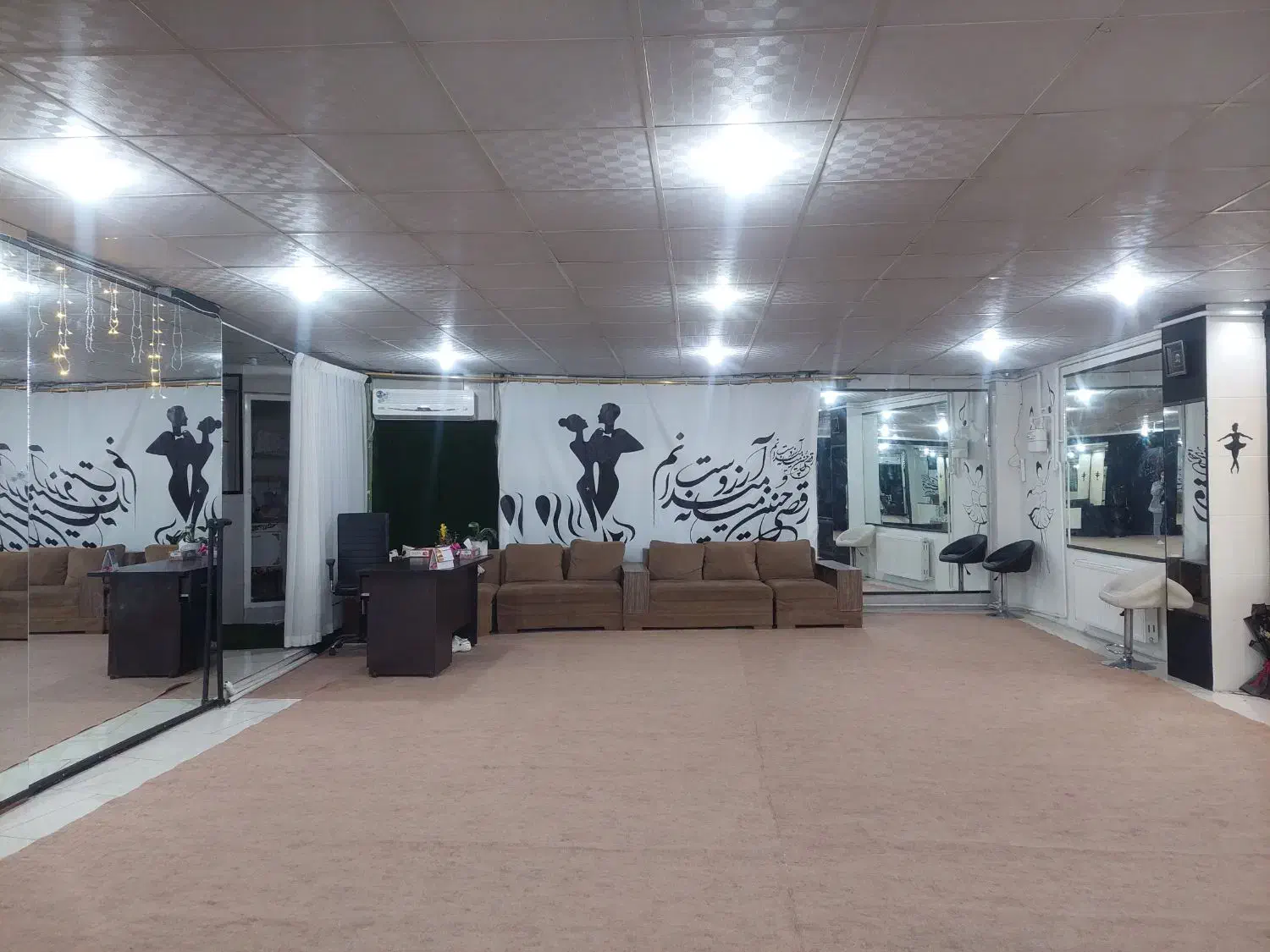 اجاره سانس سالن ۱۲۰ متری|اجارهٔ کوتاهمدت دفتر کار و فضای آموزشی|زنجان, |دیوار