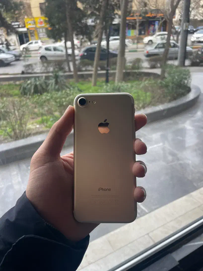 ایفون 7 لاکاغذی|موبایل|مشهد, هنرستان|دیوار