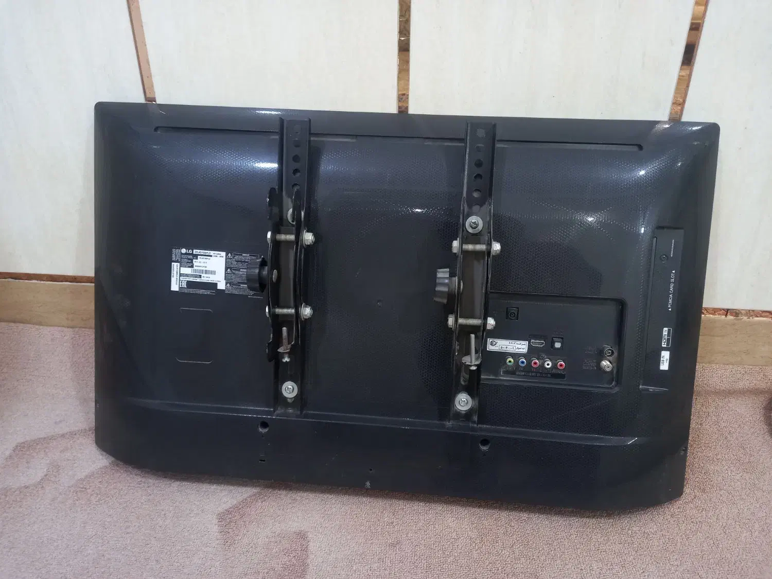 تلویزیون ال سی دی مارک الجی سالم سالم|تلویزیون و پروژکتور|شوشتر, |دیوار