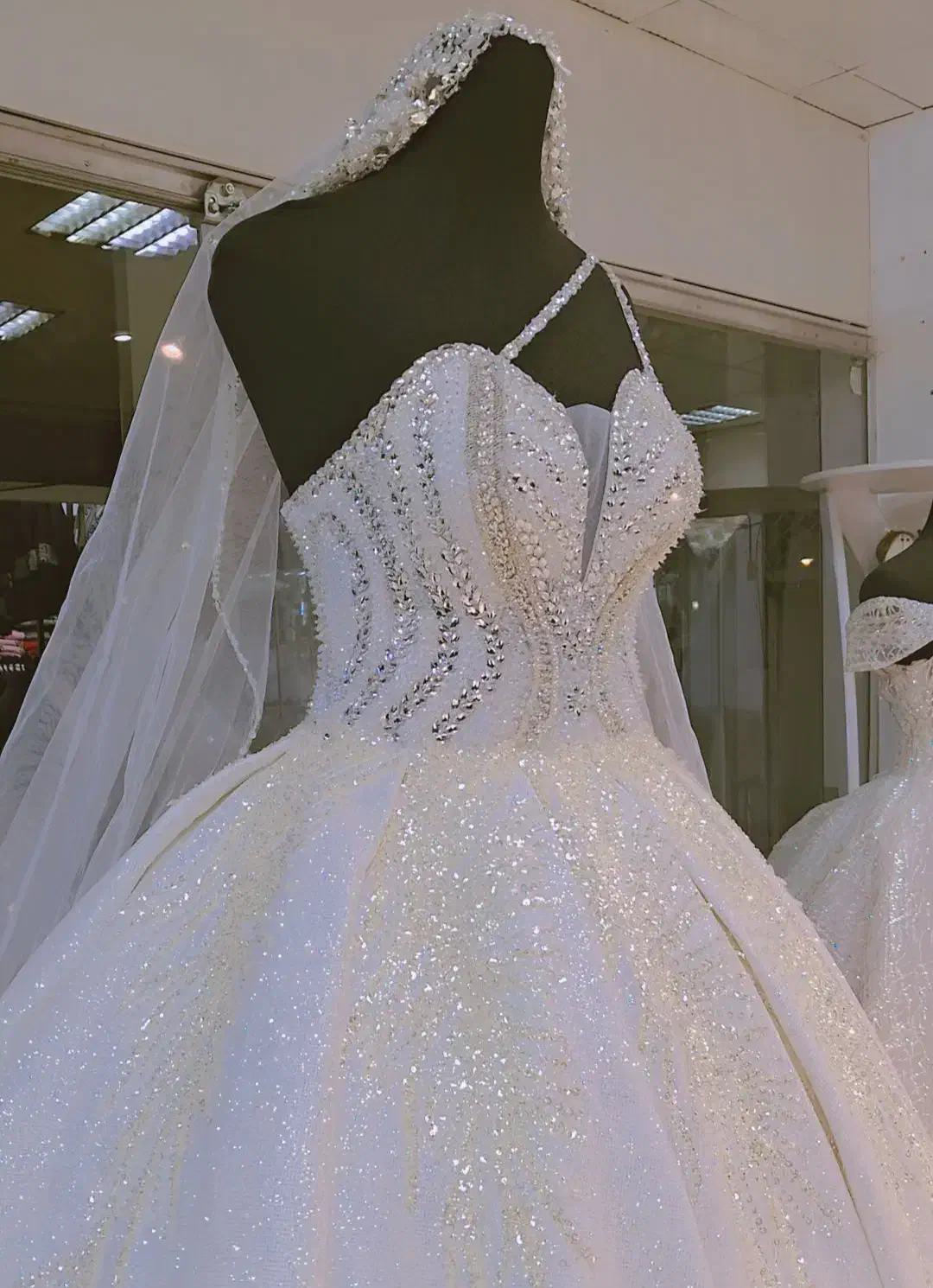 فروش و اجاره لباس عروس ، لباس عقد|لباس|لنجان, |دیوار