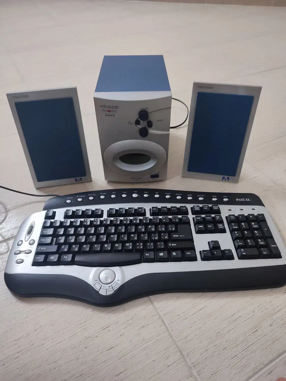 اسپیکر وکیبوردتمیز بدون خط وخش|قطعات و لوازم جانبی رایانه|اراک, |دیوار