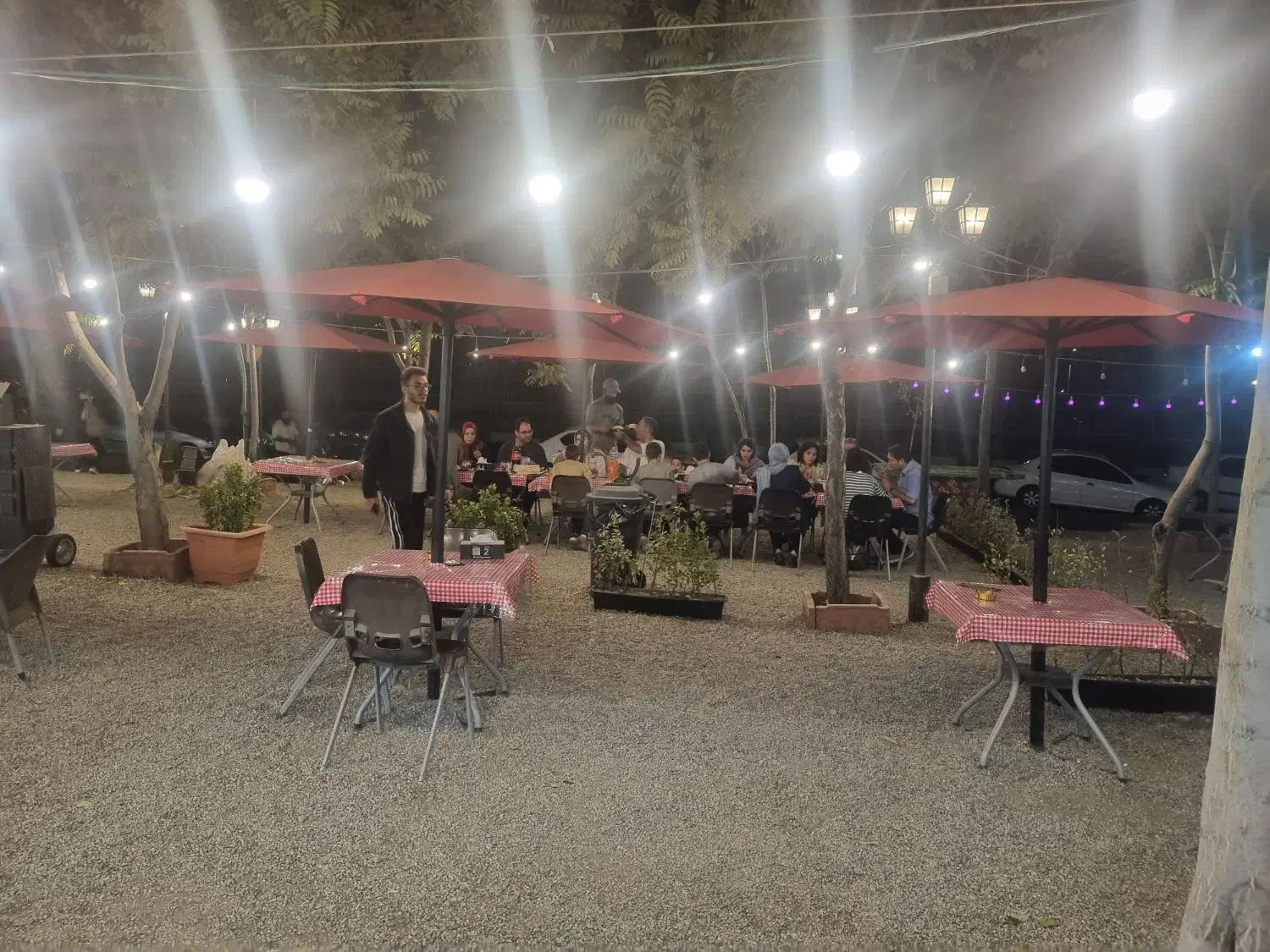 کمک آشپز حقوق بالا فسفودی فرنگی|استخدام خدمات فروشگاه و رستوران|تهران, استخر|دیوار