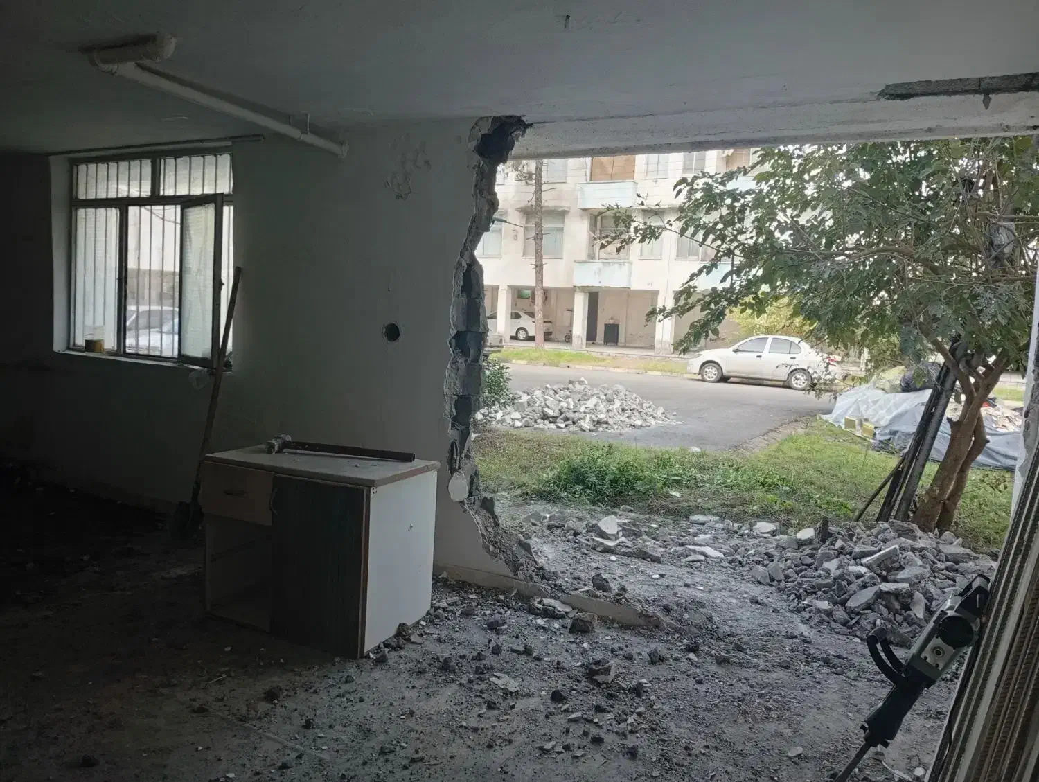 تخریب کنده کاری|خدمات پیشه و مهارت|بندر انزلی, متروپل|دیوار