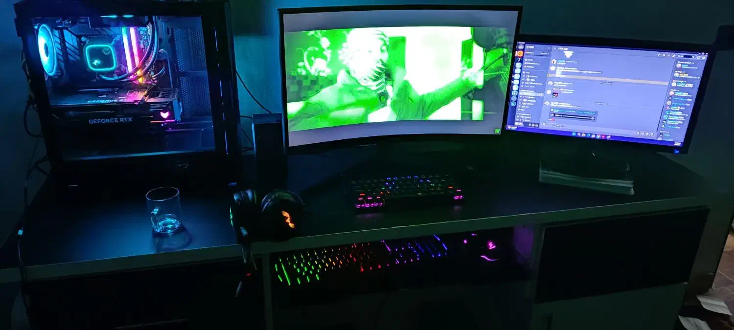 کیس گیمیگ به همراه مانیتور|رایانه رومیزی|شهرکرد, |دیوار