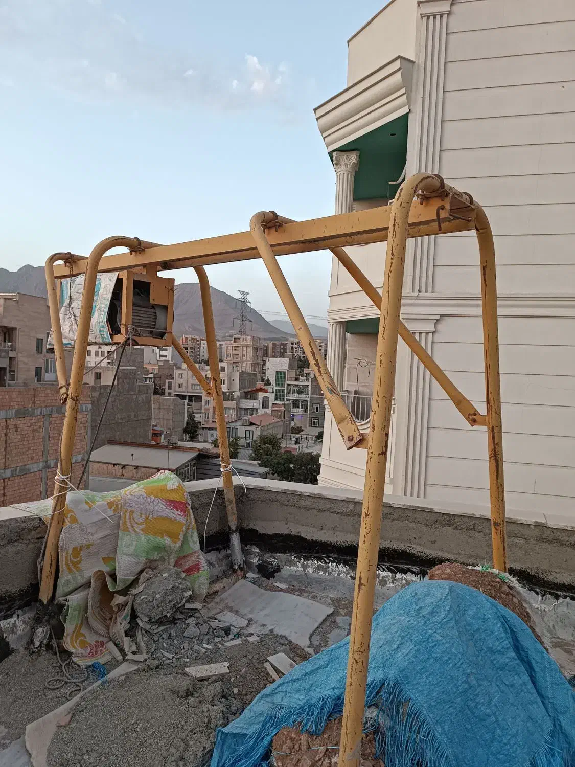 بالابر تک فاز در حد نو|مصالح و تجهیزات ساختمان|آبیک, |دیوار