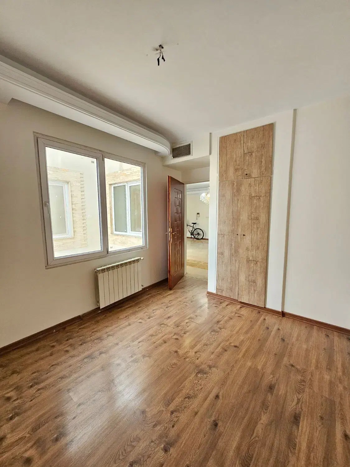 ۱۰۵ متر/خوش نقشه/کوچه پهن/فول امکانات