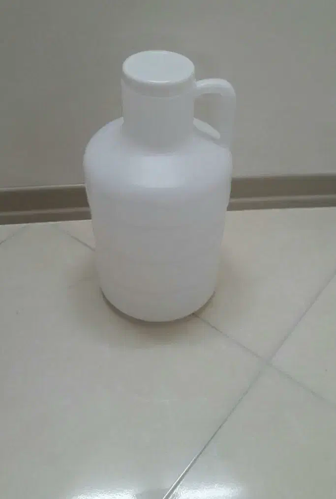 دبه و گالن|ظروف نگهدارنده، پلاستیکی، یک‌بارمصرف|پردیس, فاز ۲|دیوار