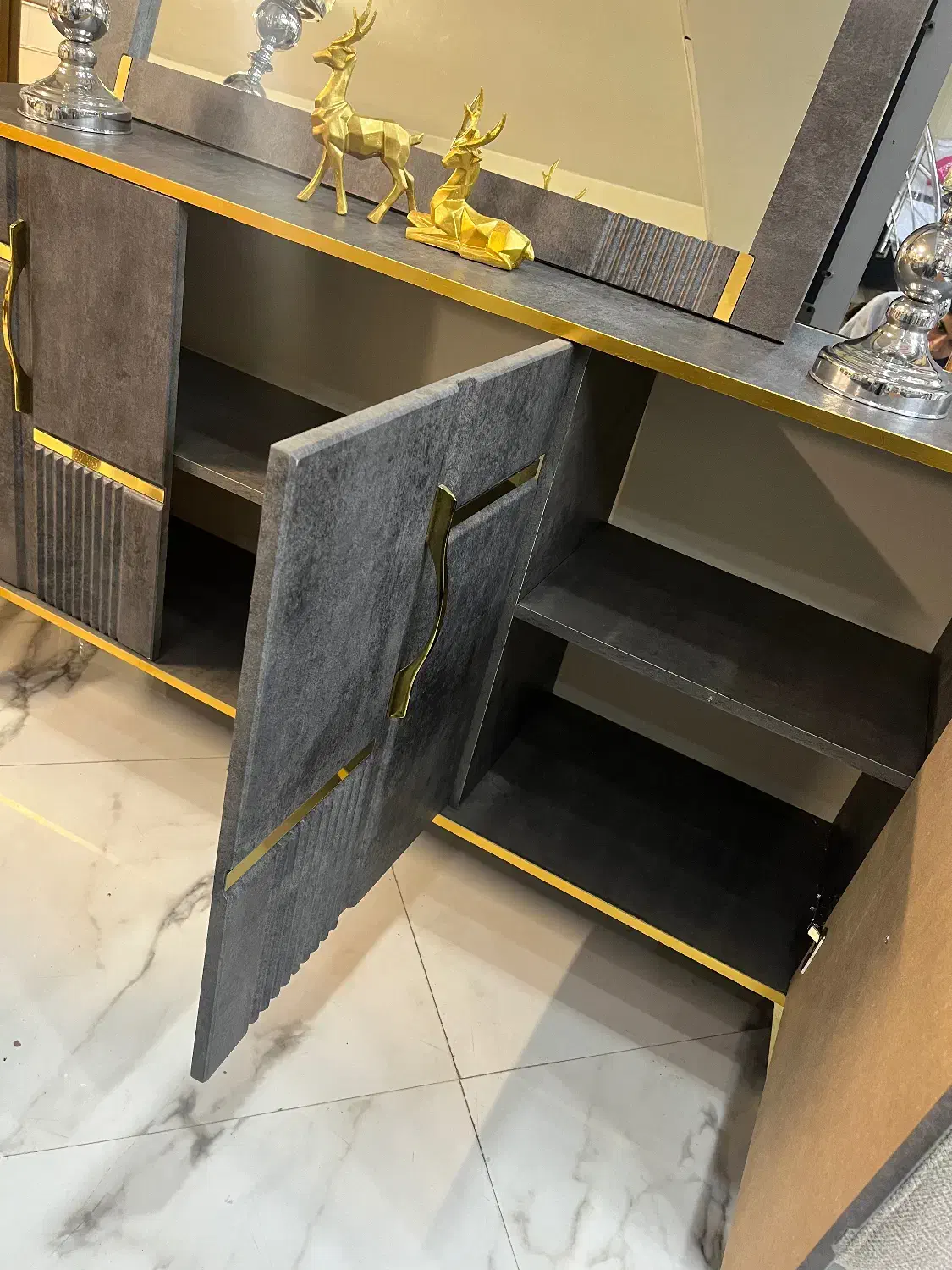 آیینه کنسول و میز تی وی|بوفه، ویترین، کنسول|هشتگرد, هشتگرد قدیم|دیوار