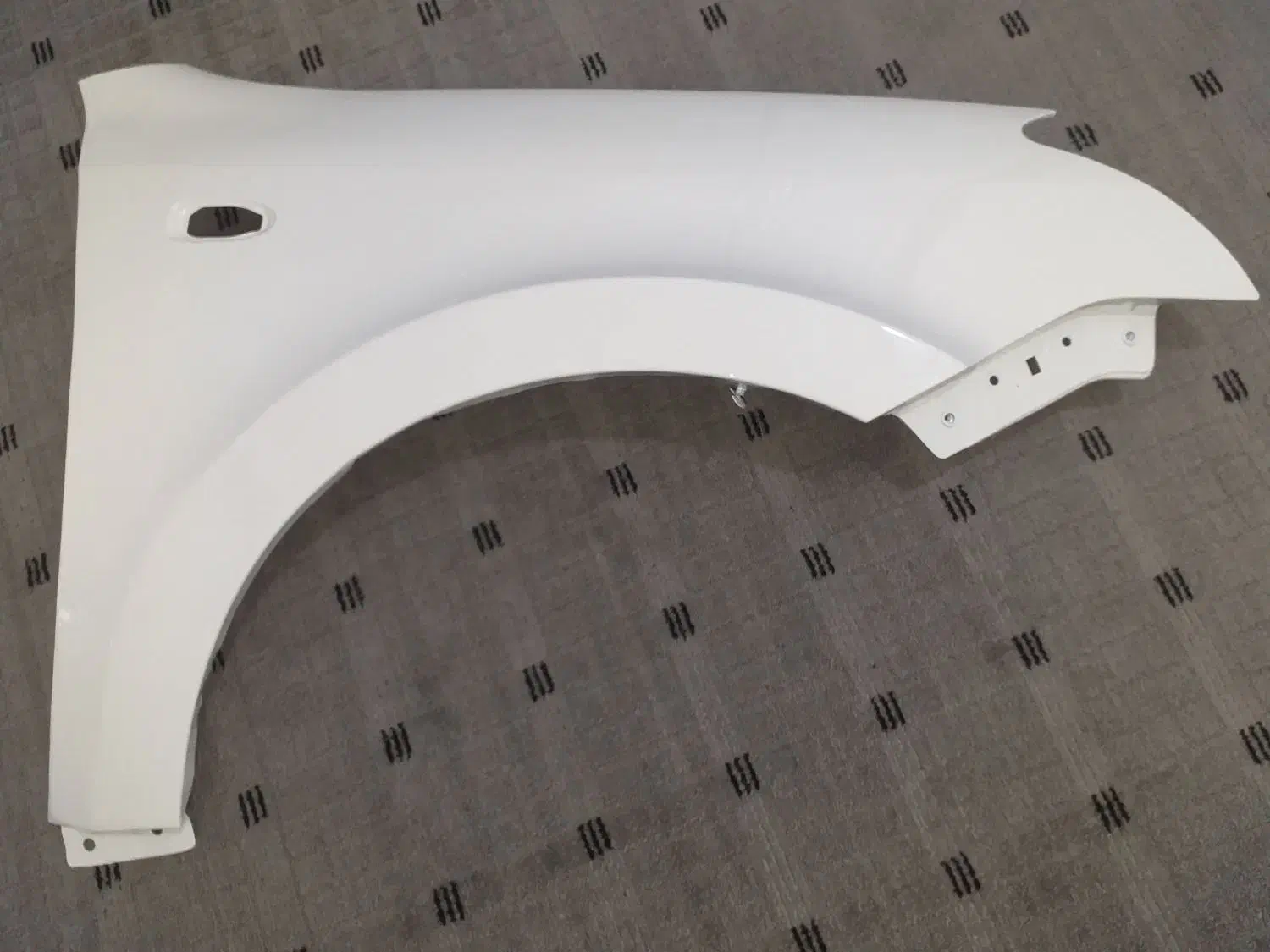 یک عددگیلگیرفابریک ام وی ام ۵۵۰سمت شاگرد|قطعات یدکی و لوازم جانبی|سیلوانه, |دیوار