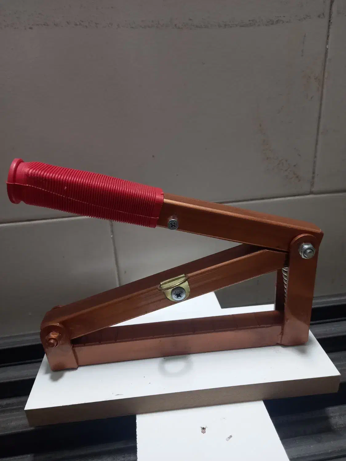 گردو شکن بادام شکن  شیک وتضمینی  تولید کننده|ظروف پخت‌وپز|یزد, |دیوار