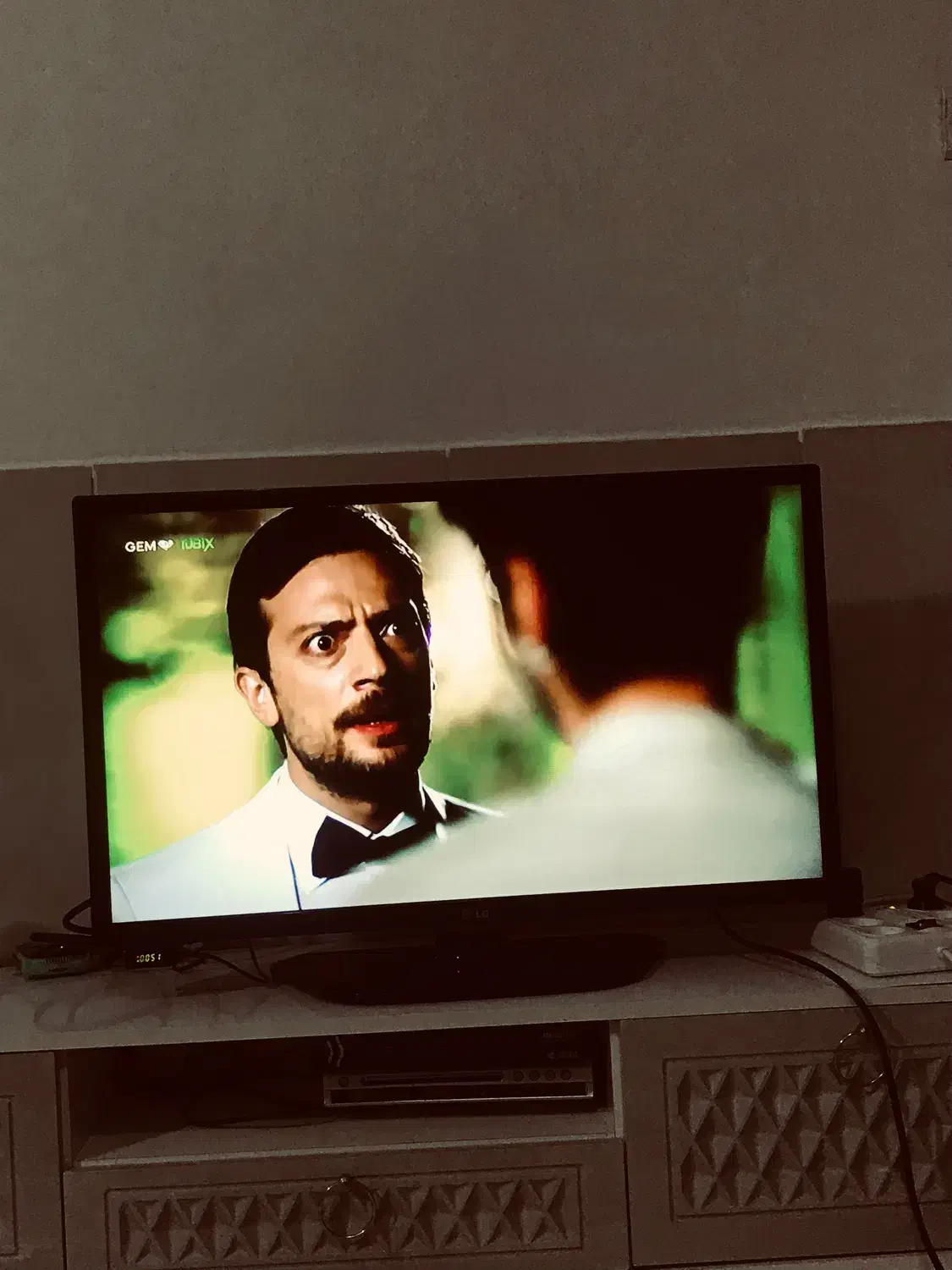 تلوزیون LG|تلویزیون و پروژکتور|مشهد, جانباز|دیوار