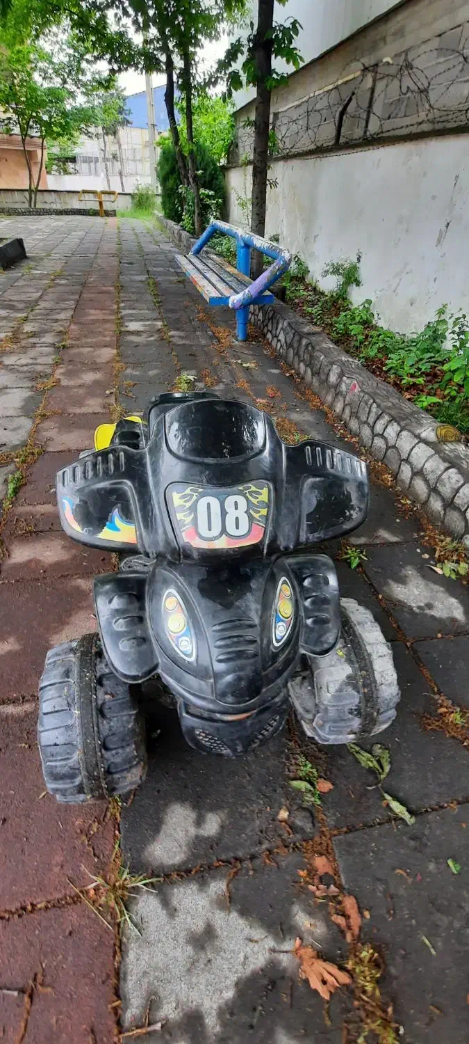 ماشین برقی|دوچرخه، اسکیت، اسکوتر|رشت, نیروی دریایی|دیوار