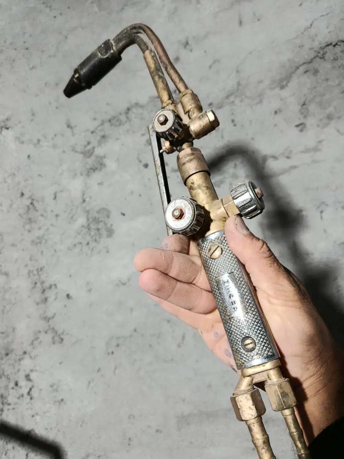 سرپیک برش زینسر|ابزارآلات|زمکان, |دیوار