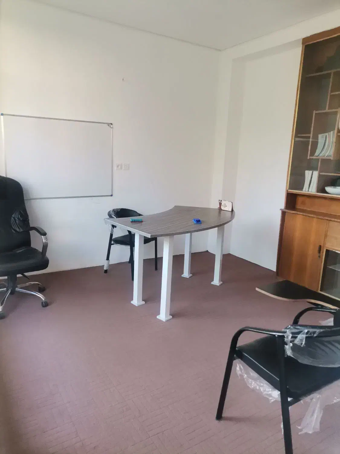 اجاره یک کلاس از آموزشگاه|اجارهٔ کوتاهمدت دفتر کار و فضای آموزشی|شیراز, زرهی|دیوار