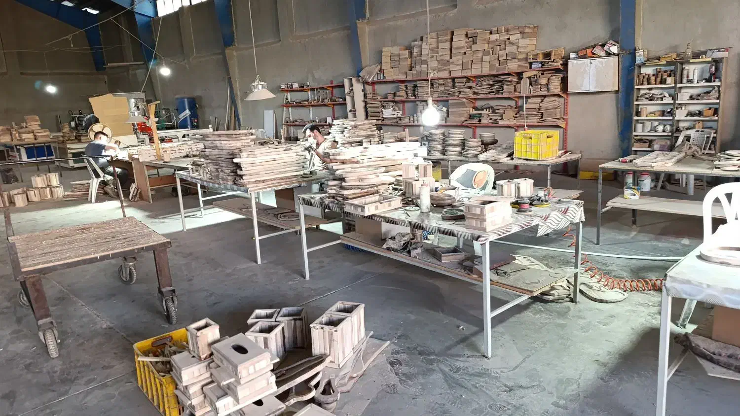 استخدام نیروی کار آقا در کارگاه چوب (سمبادهزن)|استخدام صنعتی، فنی، مهندسی|بیستون, |دیوار