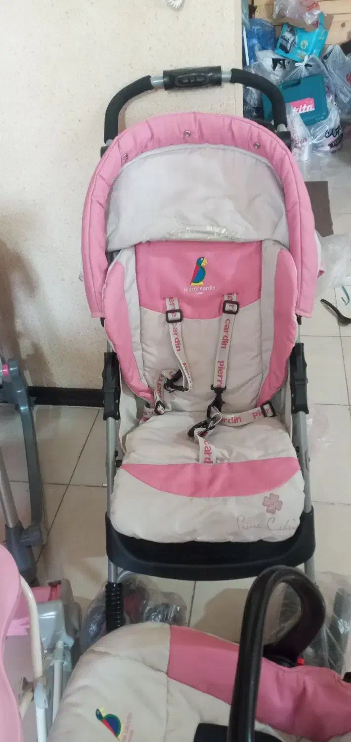 کالسکه  کریر روروک|کالسکه و لوازم جانبی|پرند, فاز ۳|دیوار