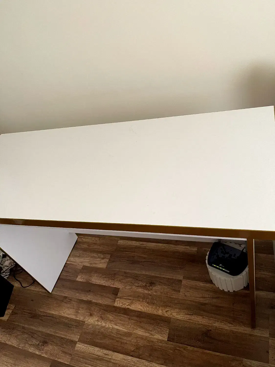 میز|میز تحریر و کامپیوتر|رشت, ساغری سازان|دیوار