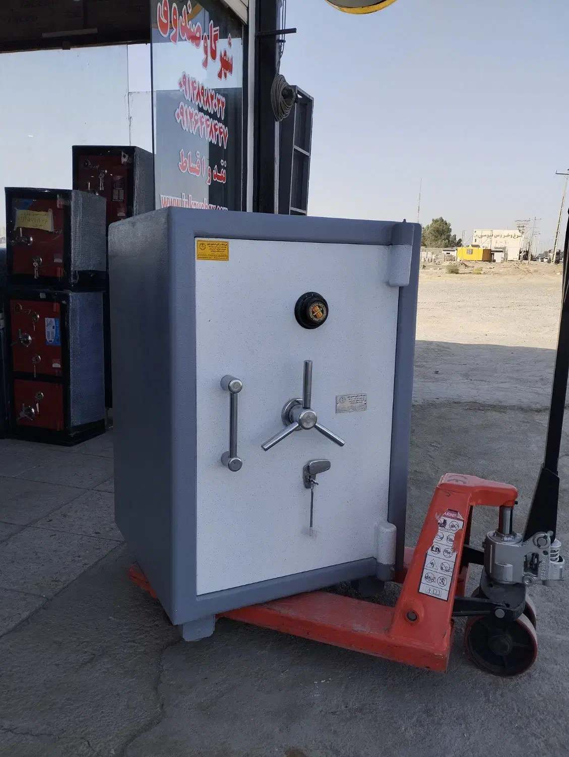 فروش انواع گاوصندوق های طلا فروشی|ابزارآلات|کرمان, |دیوار