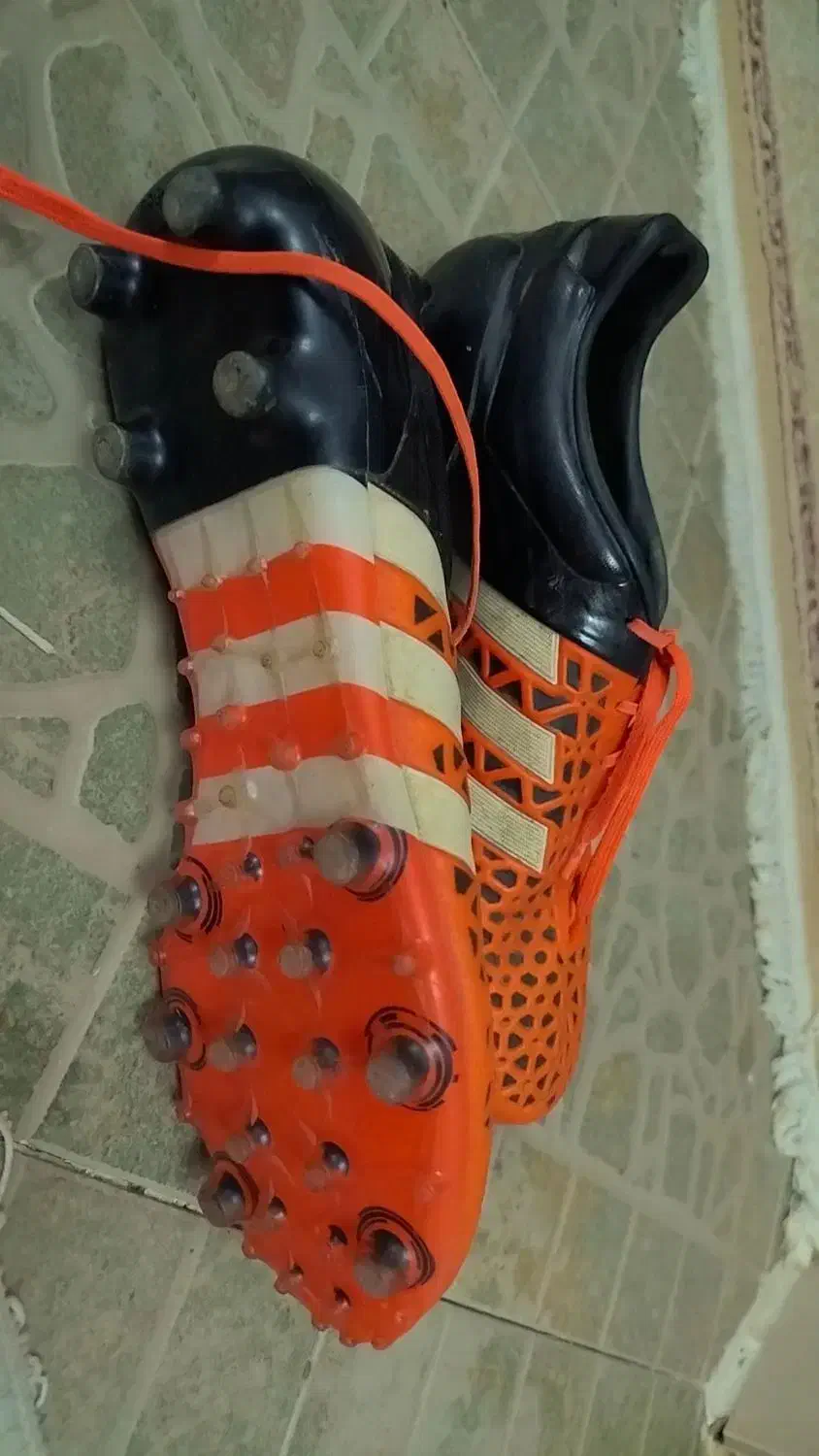 استوک یا کفش چمن فوتبال|کیف، کفش، کمربند|قزوین, |دیوار