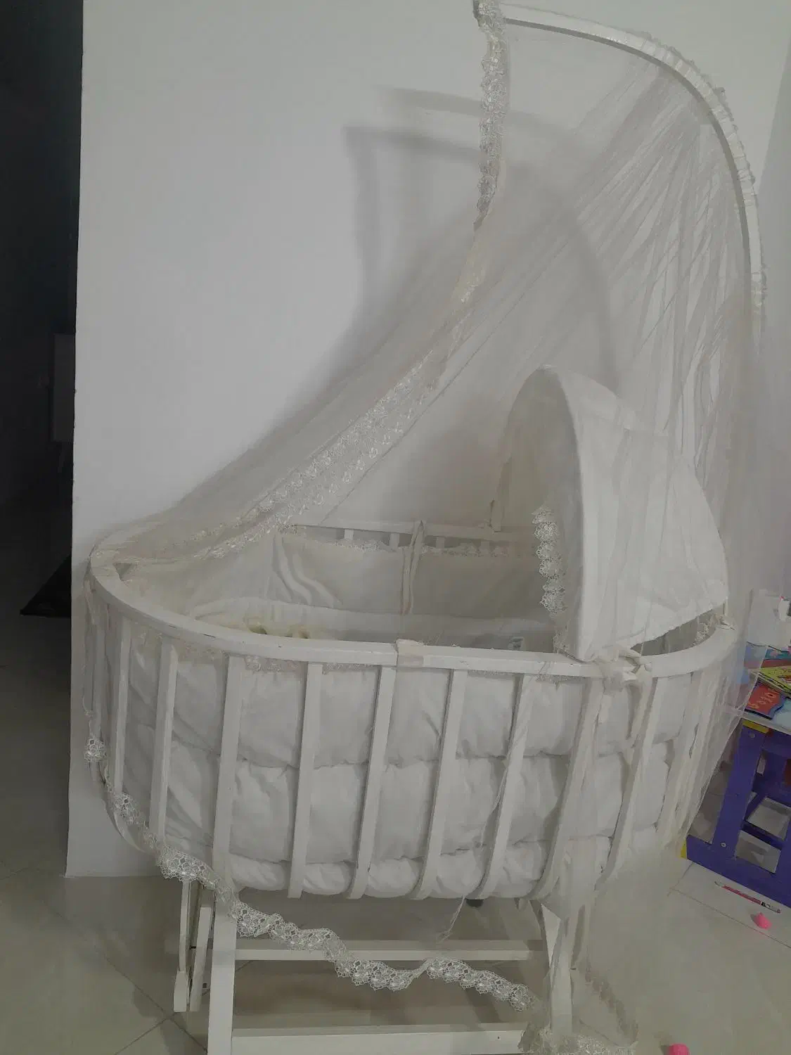 گهواره زیبا شیک|تخت و صندلی بچه|گلبهار, شهر جدید گلبهار|دیوار