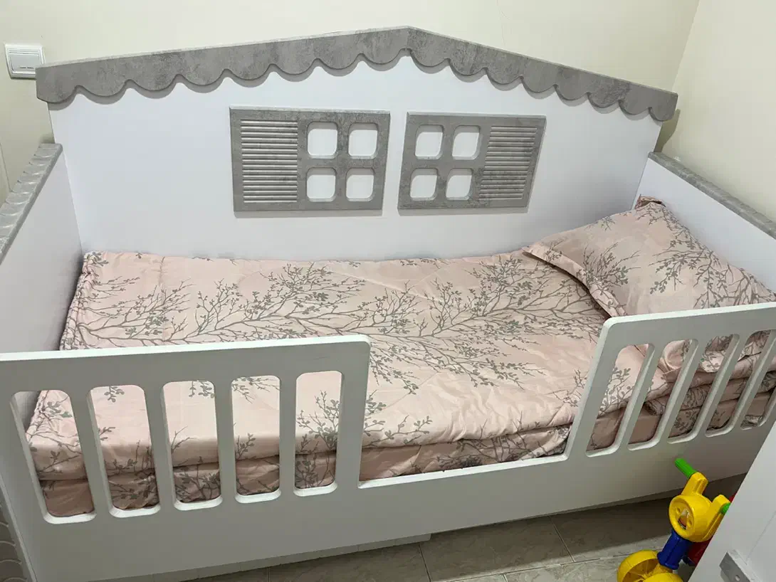 تخت وکمد وویترین کودک ونوجوان وشلف|تخت و سرویس خواب|تهران, جوادیه|دیوار