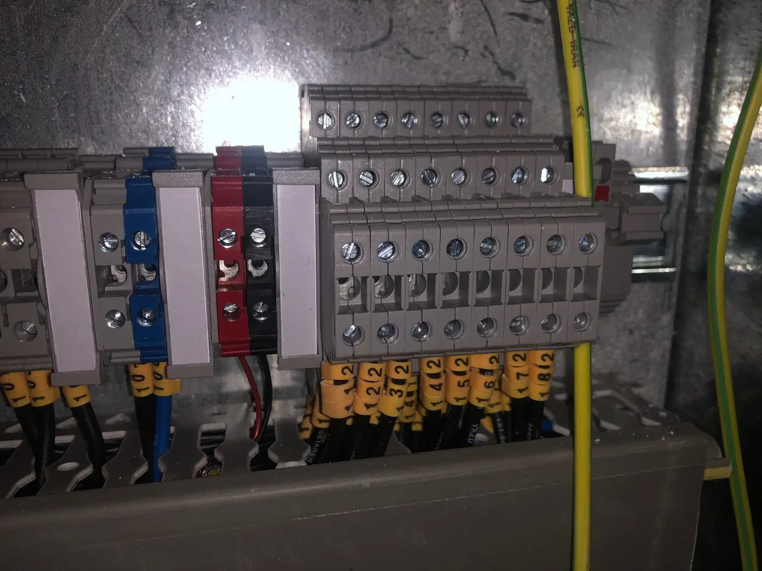 استخدام نیروی برق|استخدام صنعتی، فنی، مهندسی|یزد, |دیوار