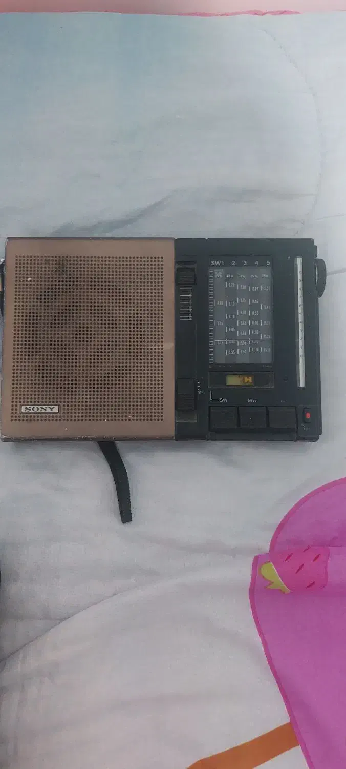 رادیو سونی قدیمی|کلکسیون اشیاء عتیقه|فولادشهر, مسکن مهر فولادشهر|دیوار