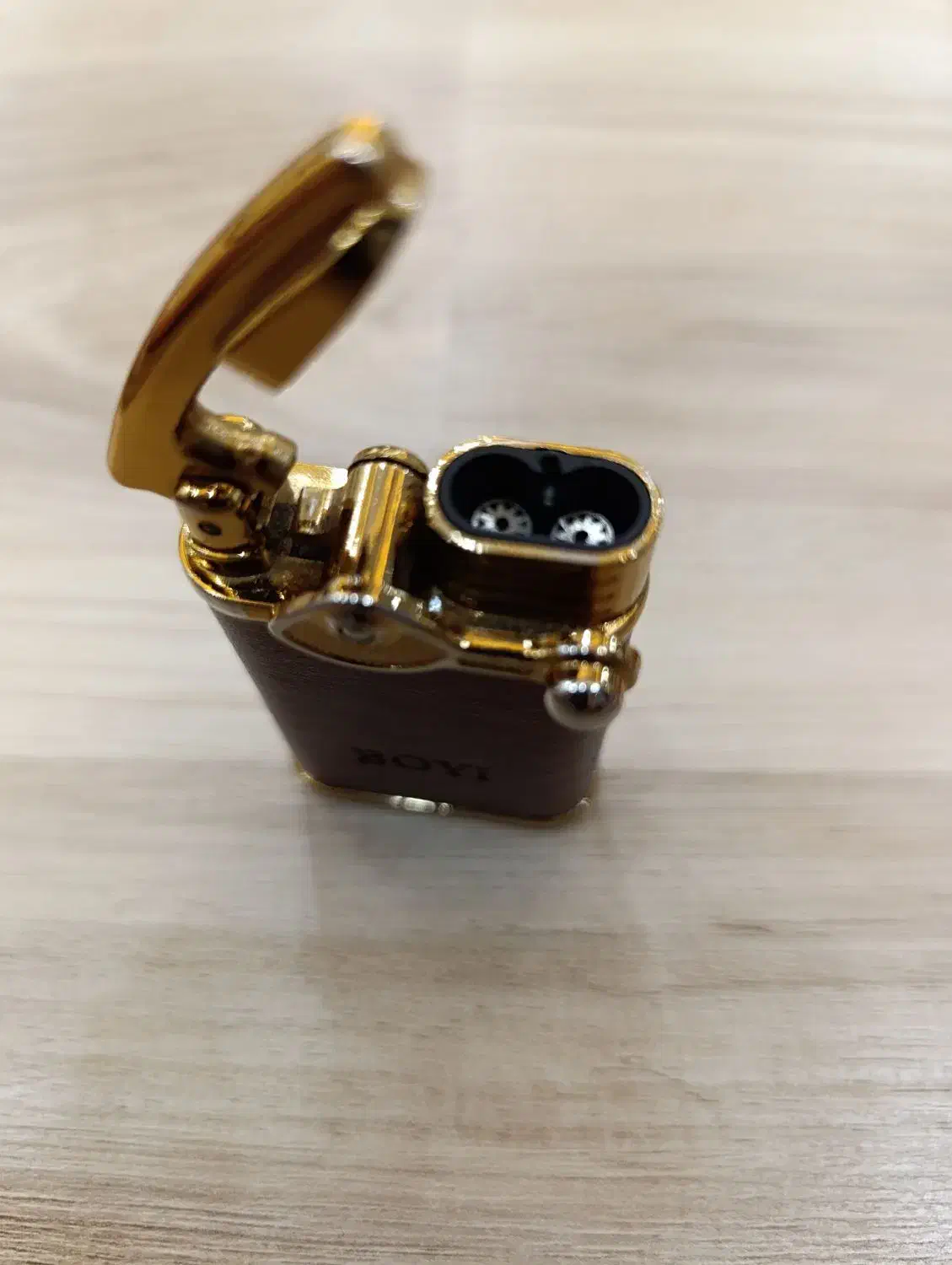 فندک اصل      boyi|زیورآلات و اکسسوری|رشت, گلسار|دیوار