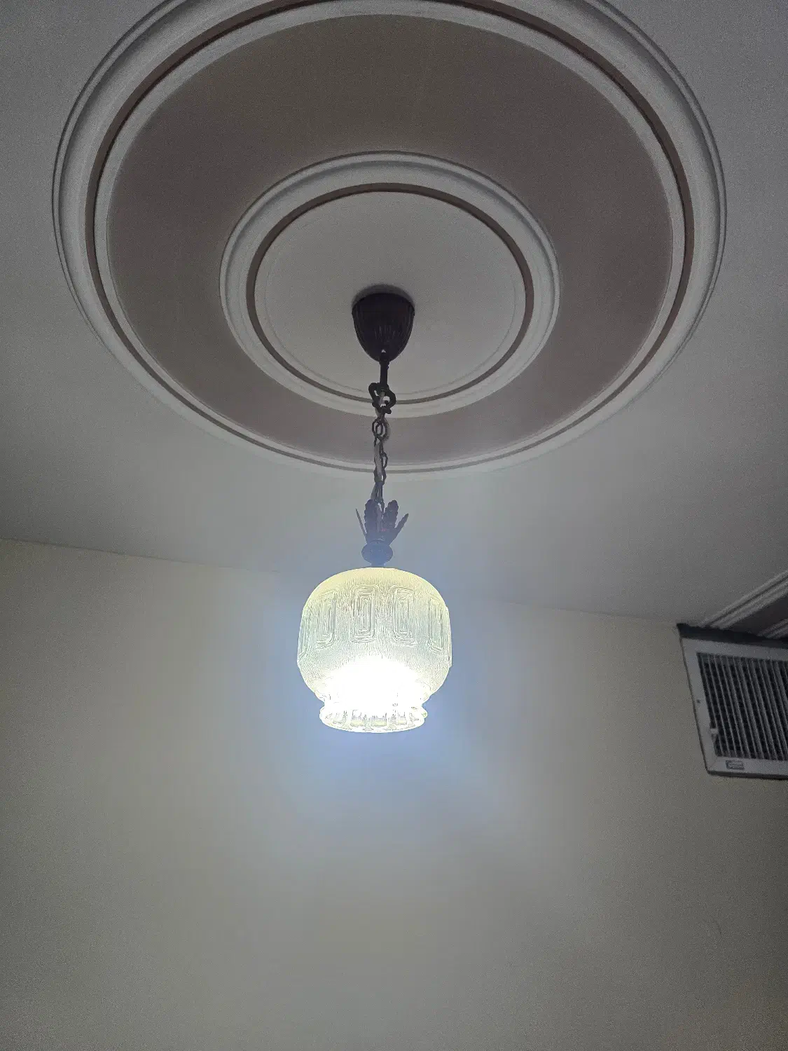 لوستر تک شعله شیشه ای سقفی|لوستر و چراغ آویز|اصفهان, همدانیان|دیوار