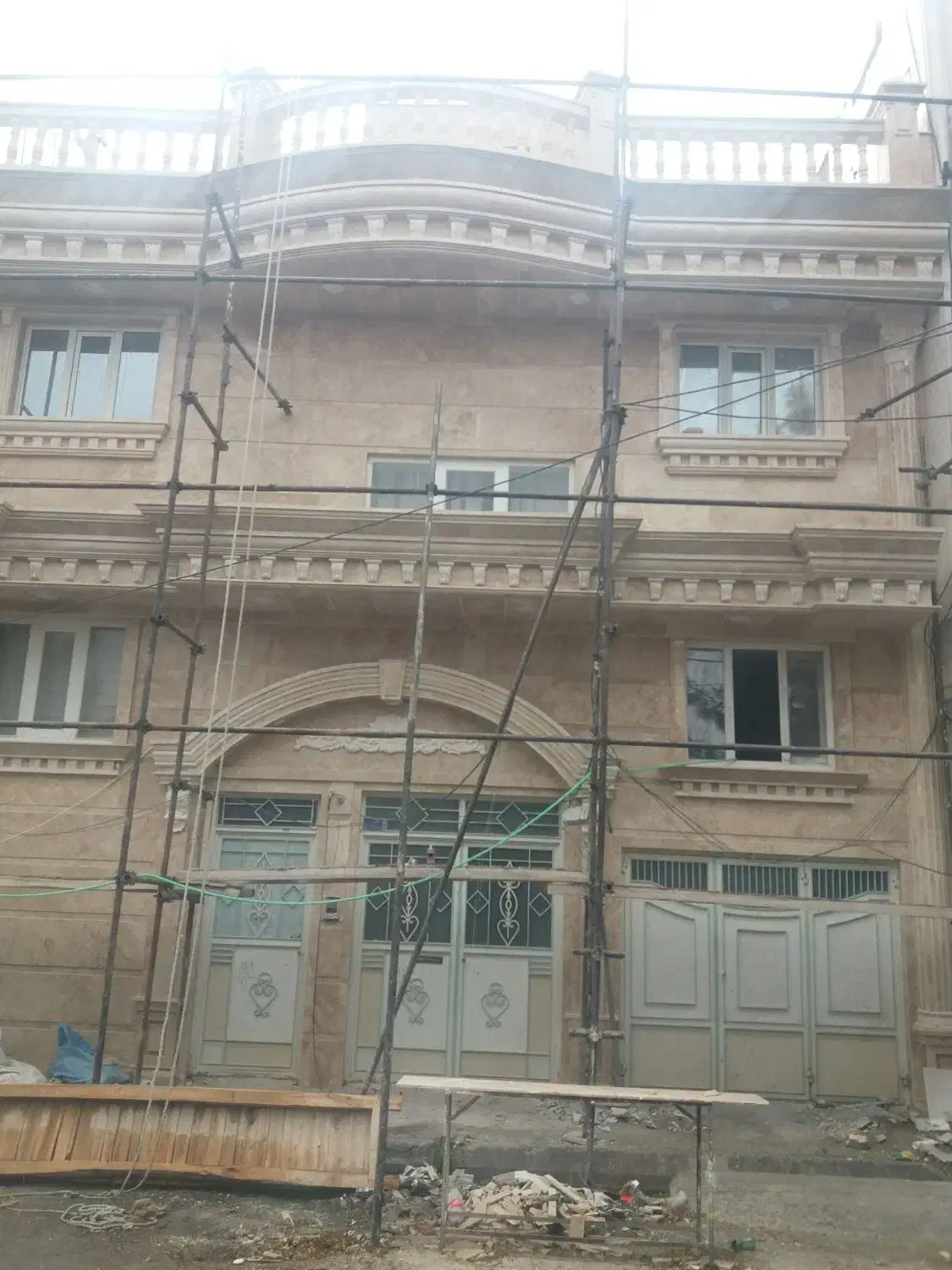 کارگر برای سنگ کاری و کاشی کاری|استخدام معماری، عمران و ساختمانی|میاندوآب, |دیوار