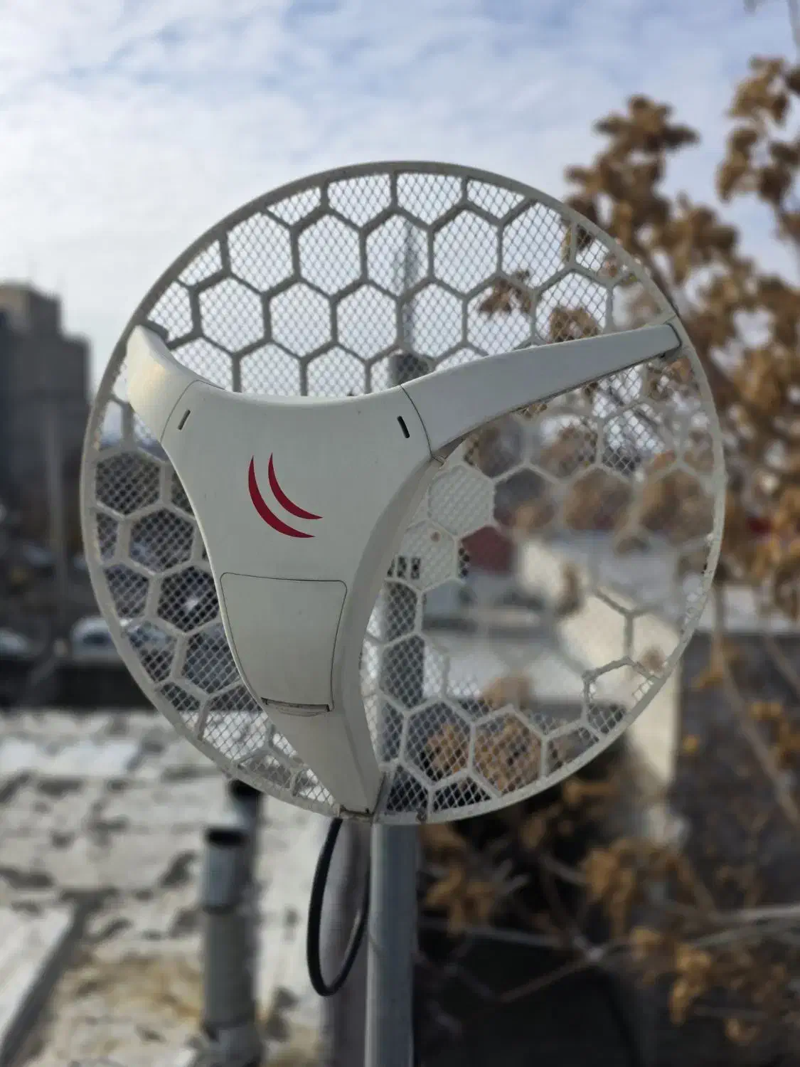 آنتن رادیویی mikrotik LHG 5 وکابل cat6 به طول ۱۵m|مودم و تجهیزات شبکه|زنجان, |دیوار