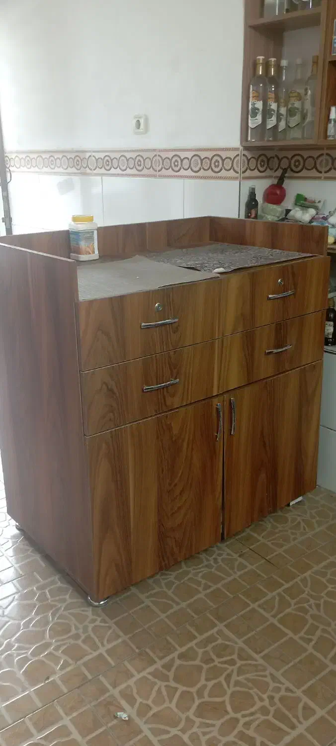 میز کار و درآور بزرگ|جاکفشی، کمد، دراور|زنجان, |دیوار