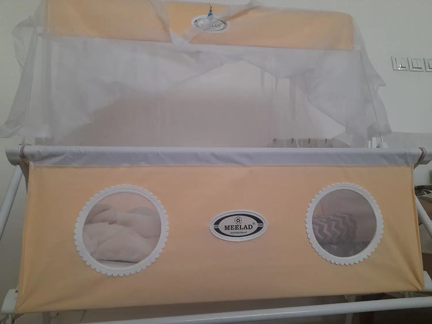 گهواره نوزاد|تخت و صندلی بچه|هشتگرد, هشتگرد قدیم|دیوار