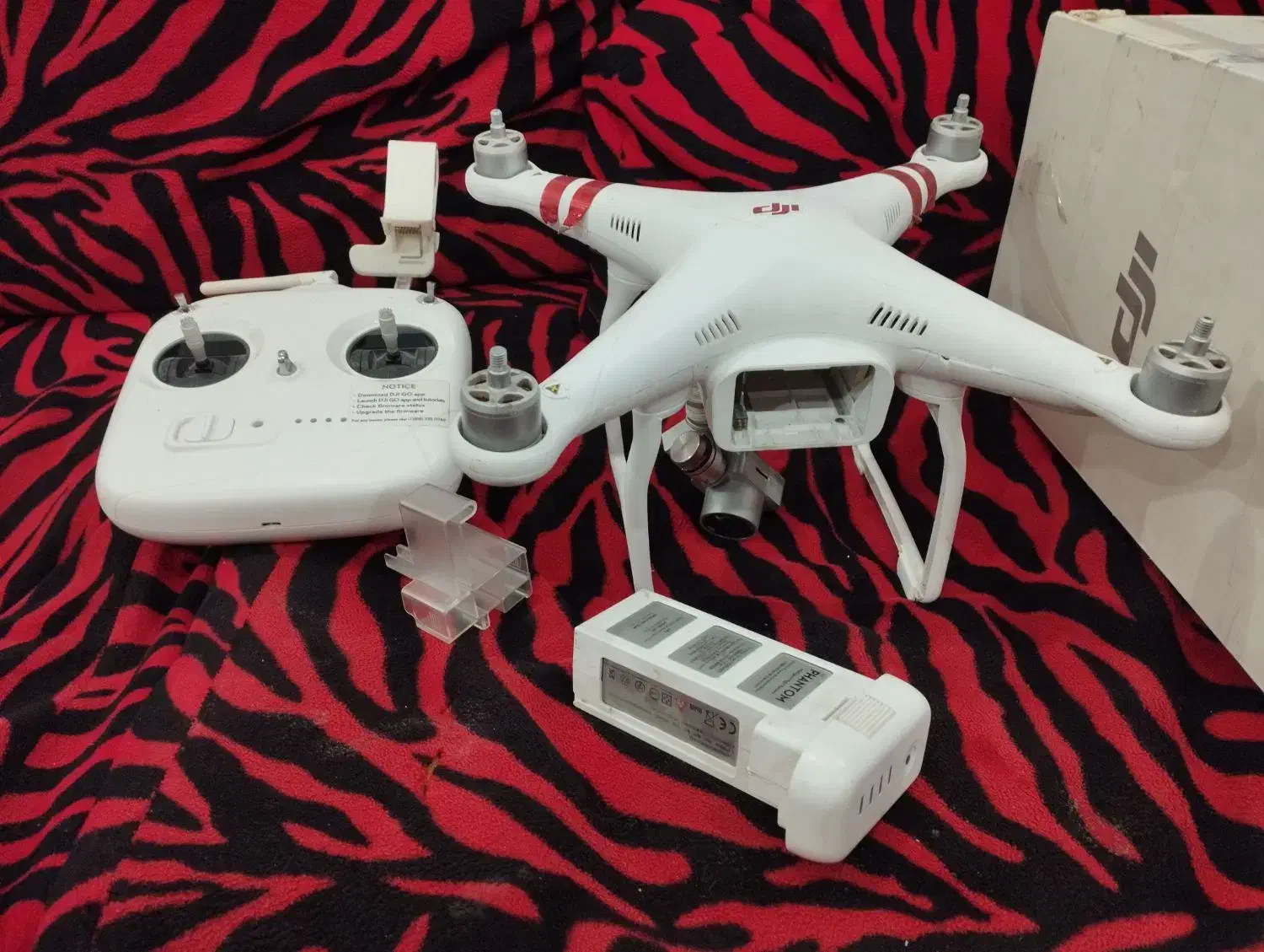 پهباد فانتوم 3 استاندارد. گیمبال شکسته .باتری خراب|دوربین عکاسی و فیلم‌برداری|گرگان, |دیوار