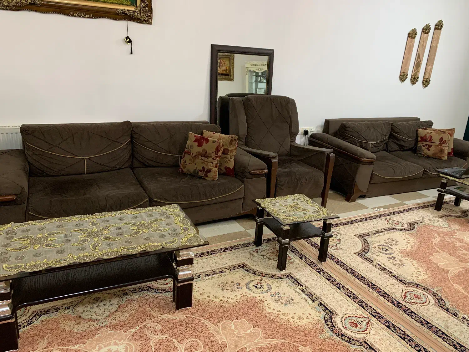 مبلمان|مبلمان خانگی و میز عسلی|شاهین دژ, |دیوار