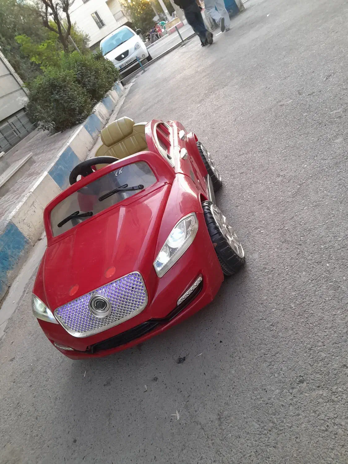 ماشین شارژی|اسباب‌بازی بچه|محمدشهر, شهرک نگین|دیوار