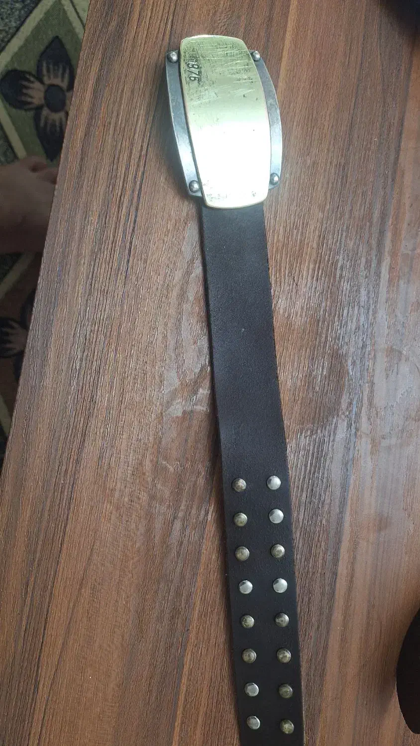 کمربند|کیف، کفش، کمربند|اندیشه, اندیشه فاز ۱|دیوار