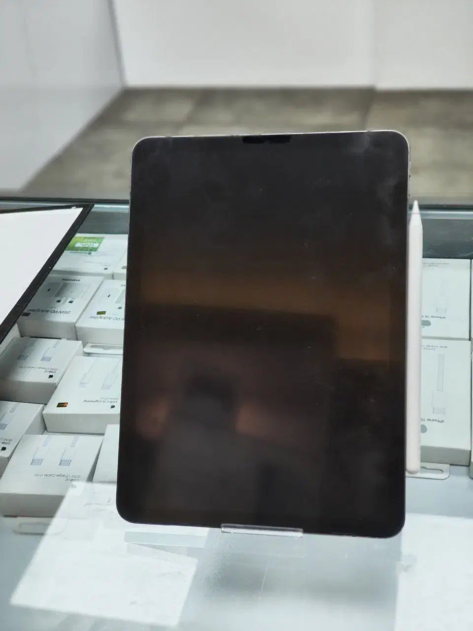 iPad Air M1 بدون نقطه به همراه قلم|تبلت|تهران, جمال‌زاده|دیوار