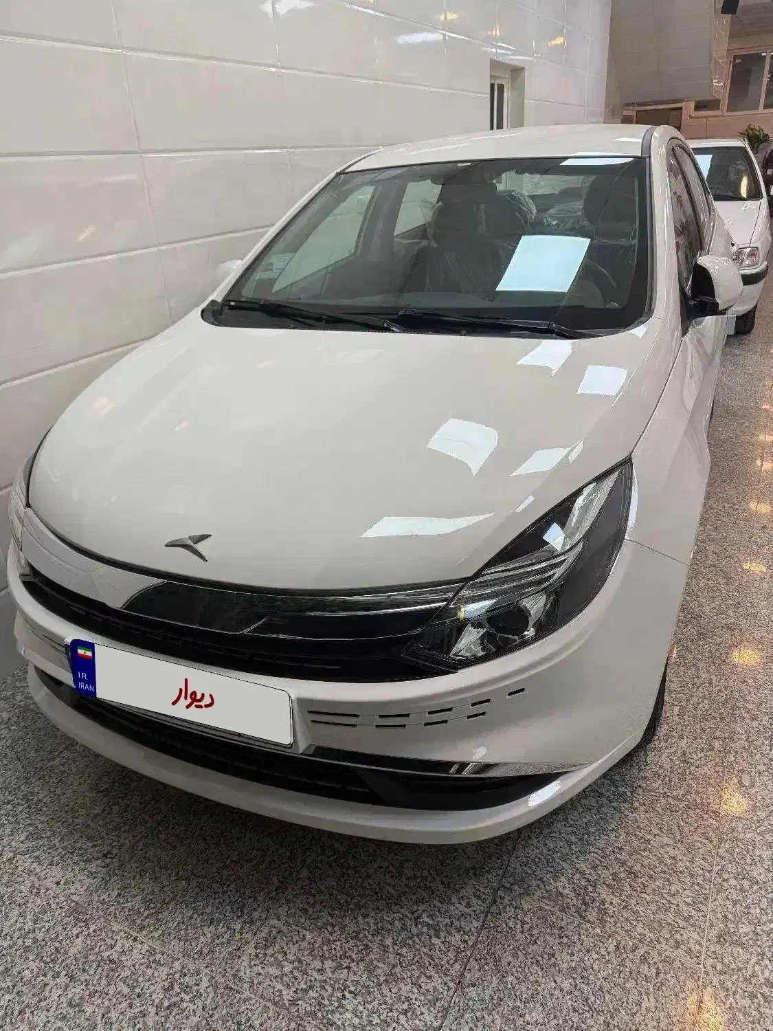 Kmc اقساطی|خودرو سواری و وانت|قم, چهل درخت‎|دیوار