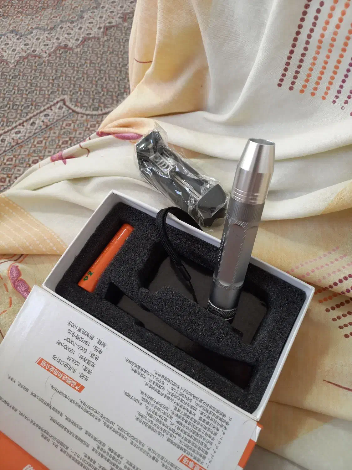 چراغ قوه یووی اسمال سان اصل|کوهنوردی و کمپینگ|قم, پردیسان|دیوار